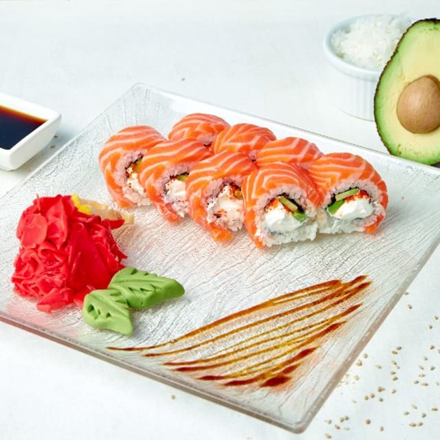 Chili Salmon Roll.
